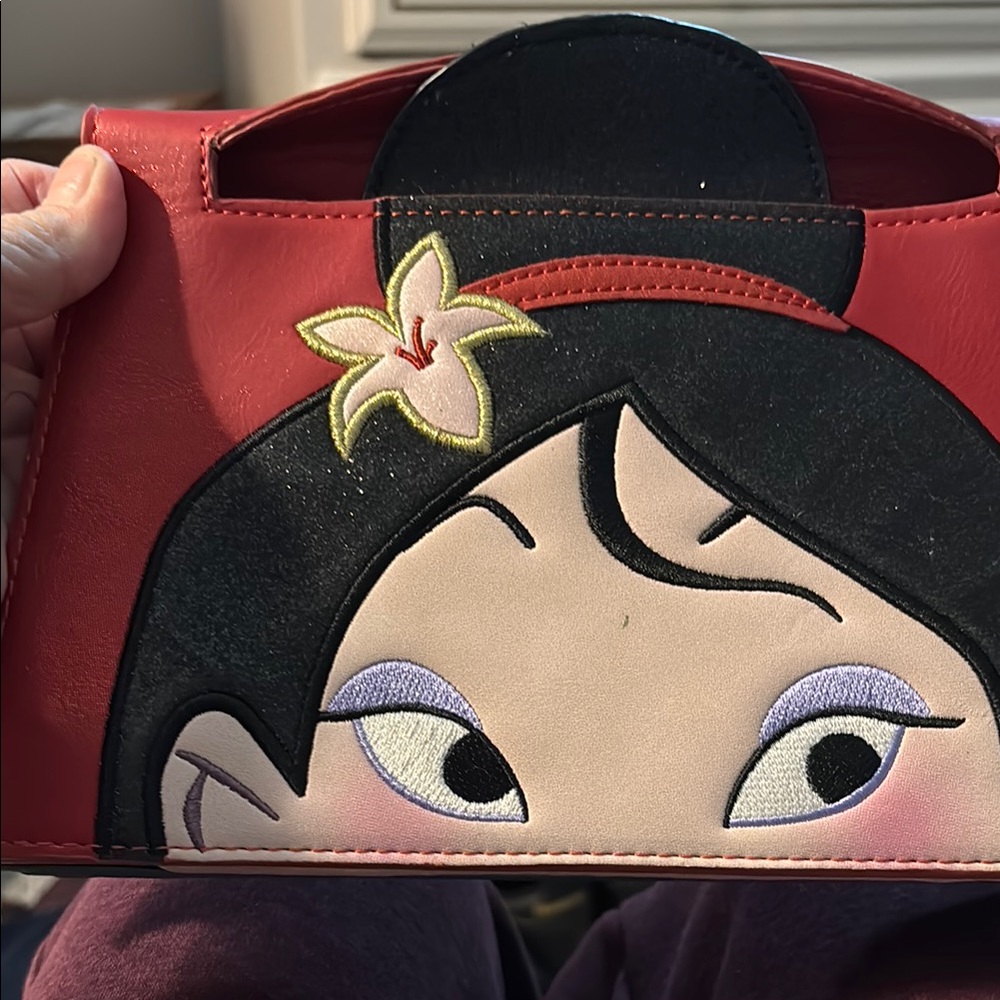 Disney  Mulan Red and Black Character Clutch Disney